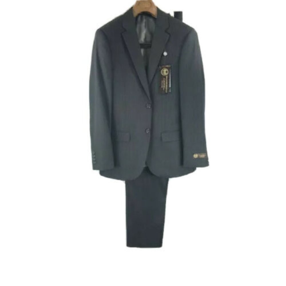 Caravelli Men's Gray Pinstriped Suit Size 36R